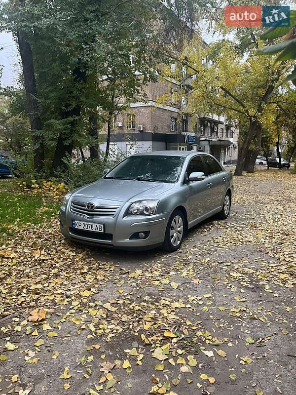 Седан Toyota Avensis 2008 в Запоріжжі