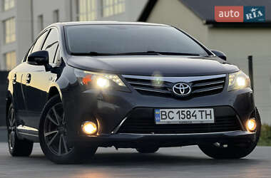 Седан Toyota Avensis 2012 в Самборі