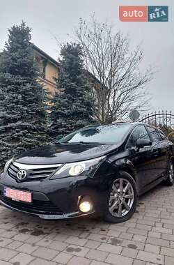 Универсал Toyota Avensis 2012 в Сарнах