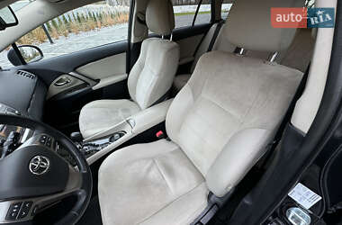 Универсал Toyota Avensis 2013 в Луцке