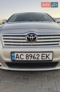 Лифтбек Toyota Avensis 2005 в Луцке