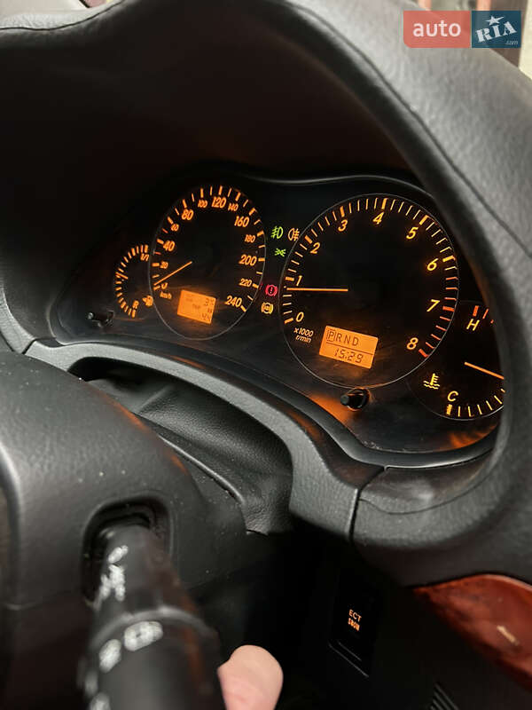 Лифтбек Toyota Avensis 2004 в Кривом Роге фото 8 Лифтбек Toyota Avensis 2004 в Кривом Роге