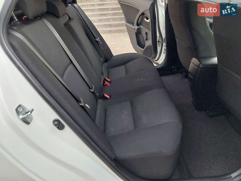 Универсал Toyota Avensis 2010 в Одессе