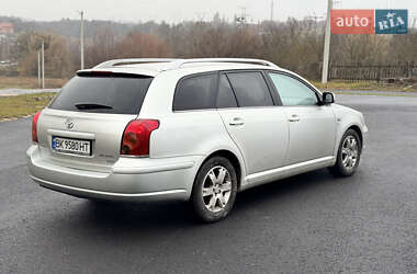 Универсал Toyota Avensis 2004 в Ровно