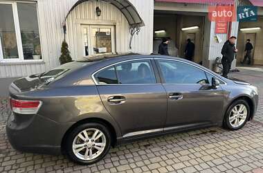 Седан Toyota Avensis 2011 в Тернополі