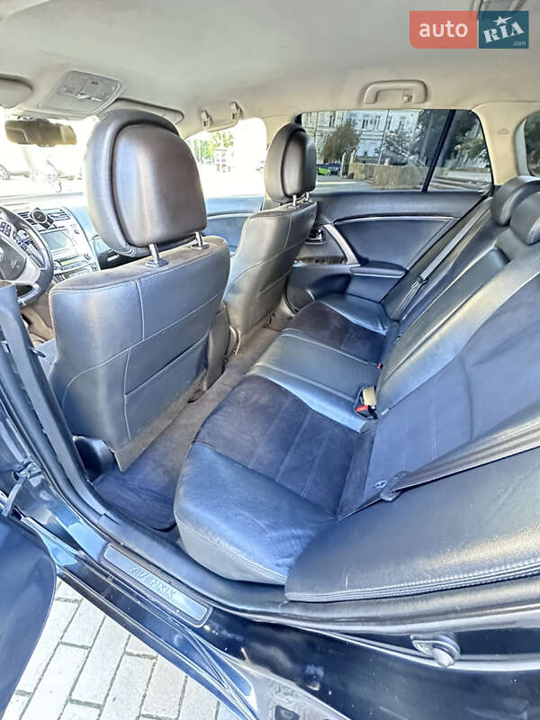 Універсал Toyota Avensis 2012 в Одесі