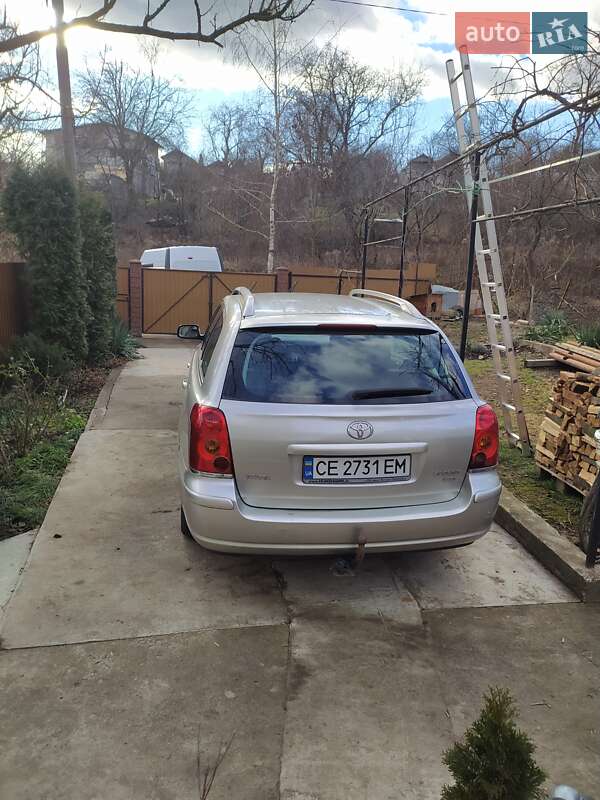 Универсал Toyota Avensis 2005 в Черновцах