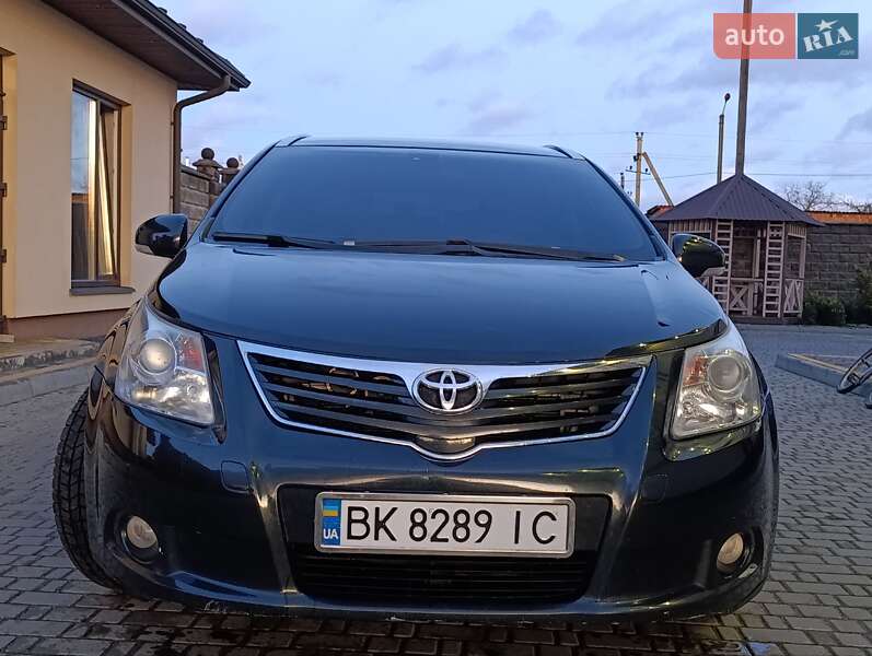 Toyota Avensis 2010
