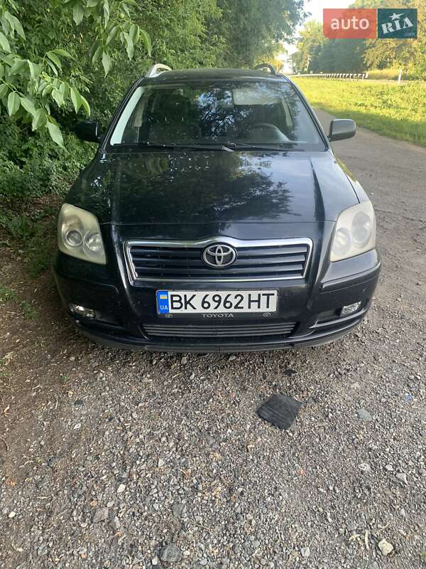 Універсал Toyota Avensis 2003 в Рівному