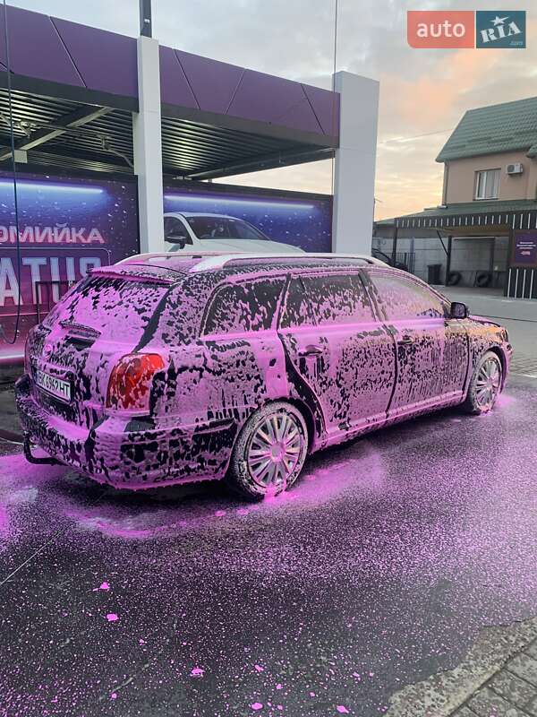 Універсал Toyota Avensis 2003 в Рівному