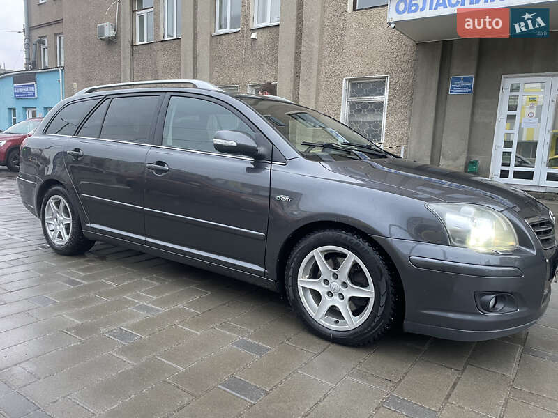 Універсал Toyota Avensis 2007 в Житомирі