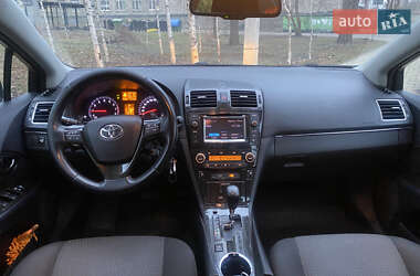 Седан Toyota Avensis 2013 в Кременчуці