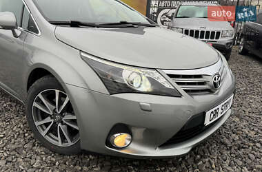 Седан Toyota Avensis 2012 в Стрию