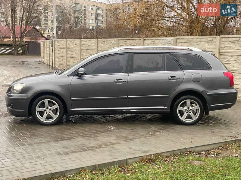 Универсал Toyota Avensis 2007 в Рожище