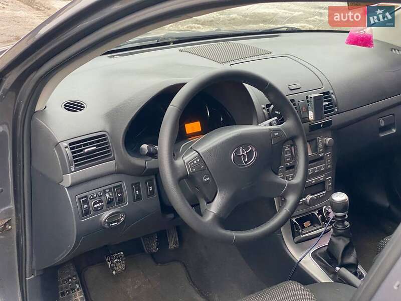 Универсал Toyota Avensis 2007 в Рожище