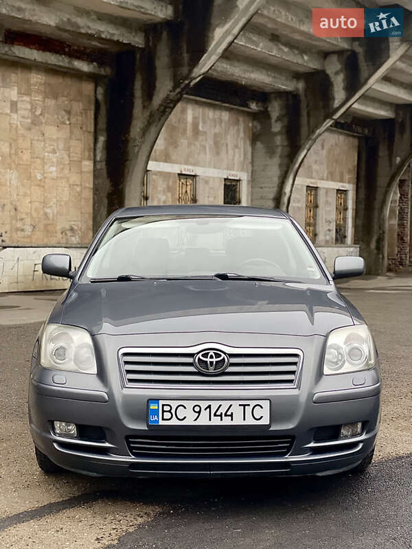 Toyota Avensis 2004