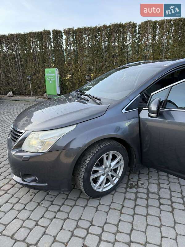 Универсал Toyota Avensis 2009 в Дунаевцах