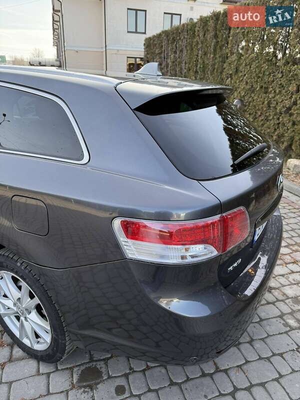 Универсал Toyota Avensis 2009 в Дунаевцах