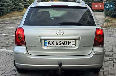 Універсал Toyota Avensis 2003 в Харкові