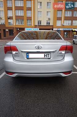 Седан Toyota Avensis 2012 в Киеве