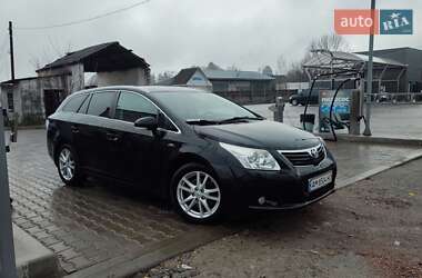 Універсал Toyota Avensis 2011 в Житомирі