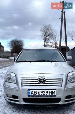 Седан Toyota Avensis 2003 в Виннице