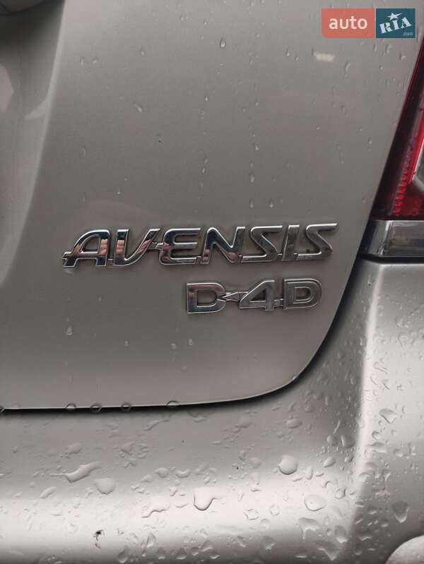 Лифтбек Toyota Avensis 2008 в Зборове