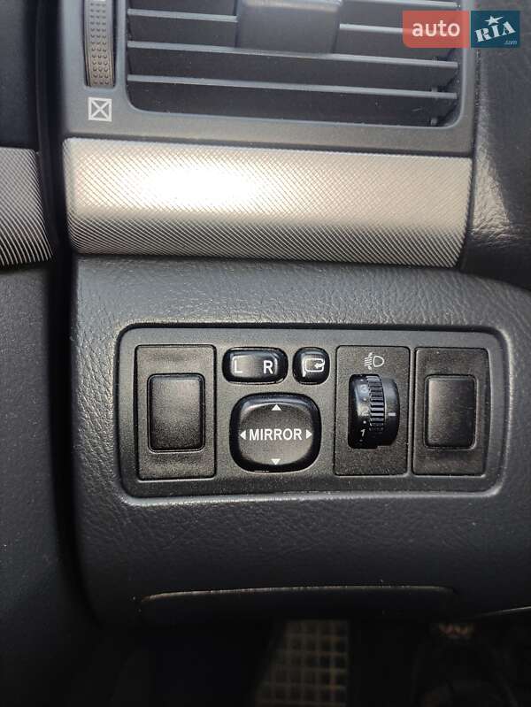 Лифтбек Toyota Avensis 2008 в Зборове