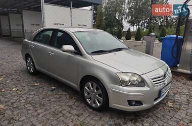 Лифтбек Toyota Avensis 2008 в Зборове