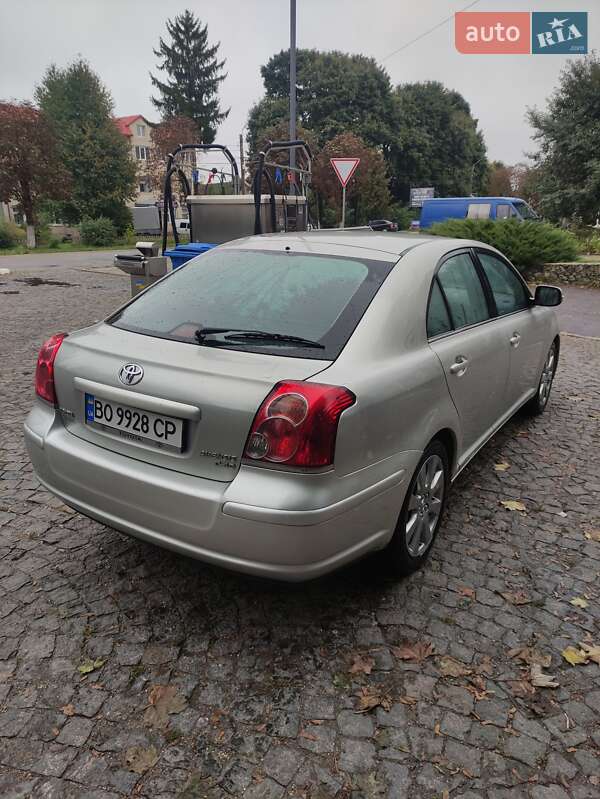 Лифтбек Toyota Avensis 2008 в Зборове