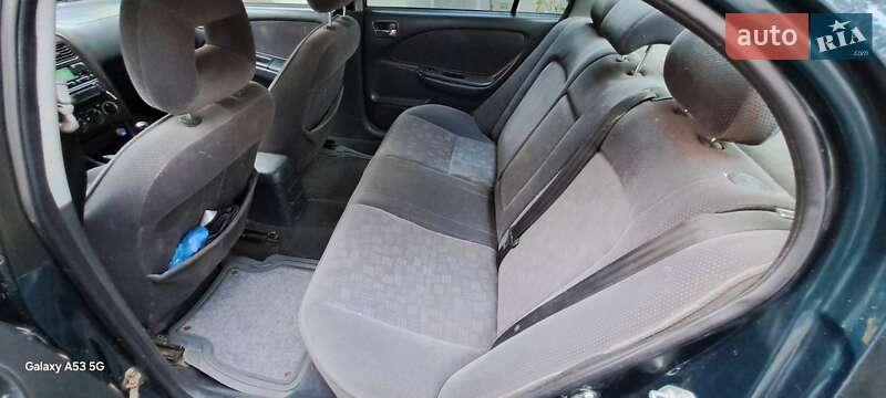 Седан Toyota Avensis 2000 в Болграді