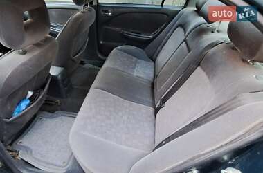 Седан Toyota Avensis 2000 в Болграде