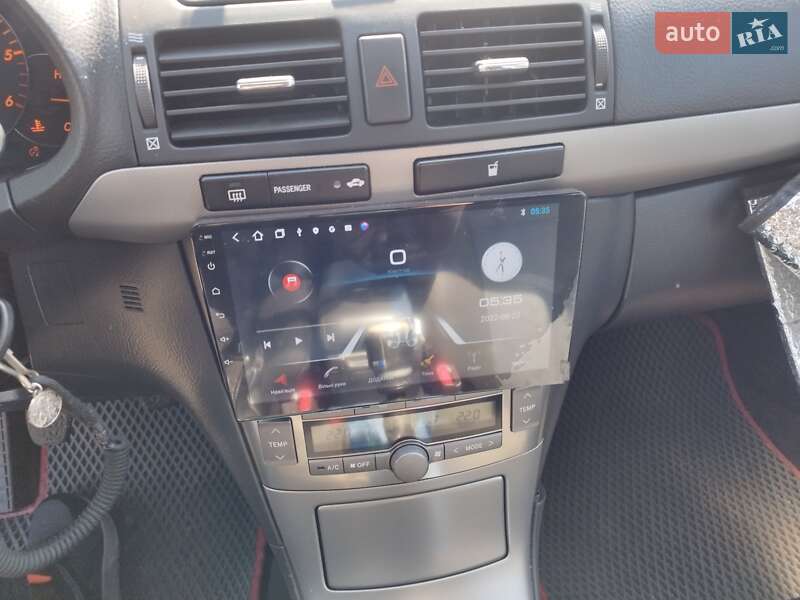 Ліфтбек Toyota Avensis 2008 в Хоролі