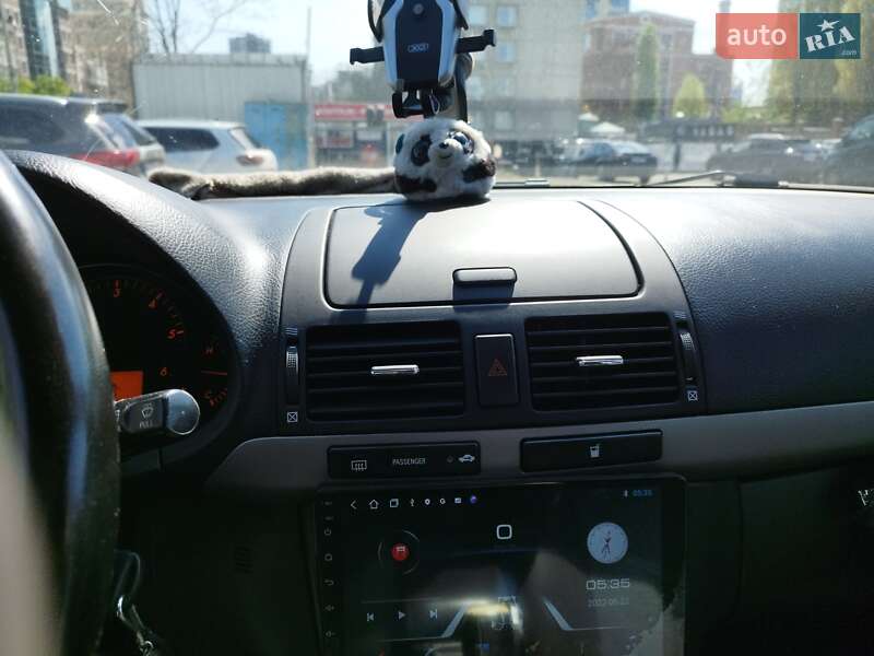 Ліфтбек Toyota Avensis 2008 в Хоролі
