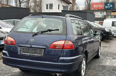 Універсал Toyota Avensis 2001 в Рівному