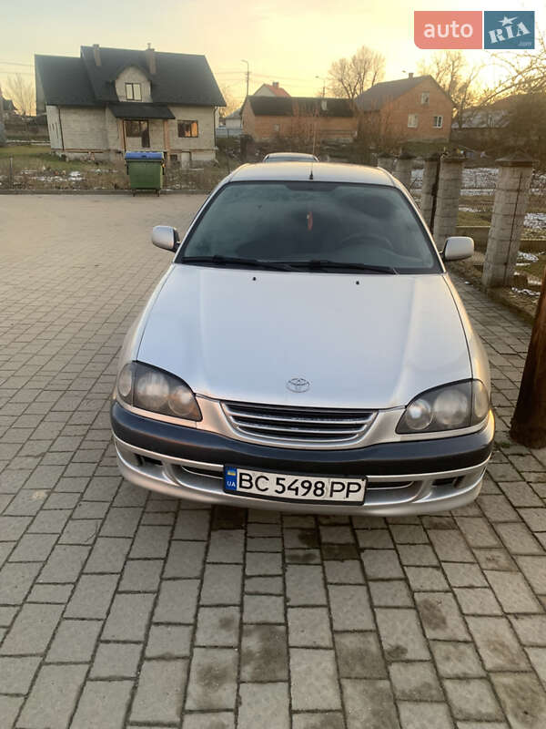 Toyota Avensis 1999