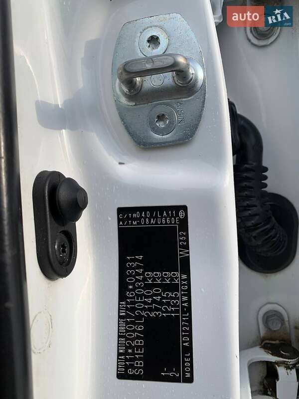 Універсал Toyota Avensis 2012 в Тернополі