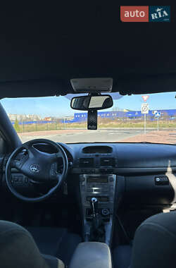 Універсал Toyota Avensis 2004 в 