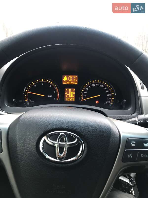 Универсал Toyota Avensis 2010 в Кременчуге