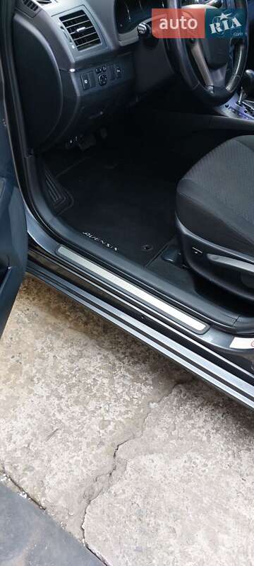 Седан Toyota Avensis 2008 в Днепре