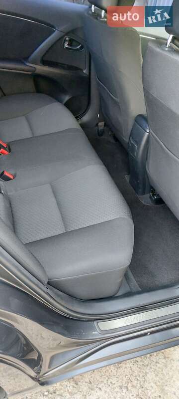 Седан Toyota Avensis 2008 в Днепре