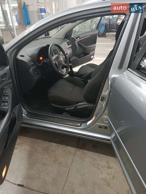 Универсал Toyota Avensis 2008 в Николаеве