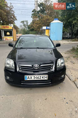 Седан Toyota Avensis 2004 в Харкові