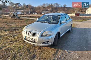 Лифтбек Toyota Avensis 2008 в Киеве