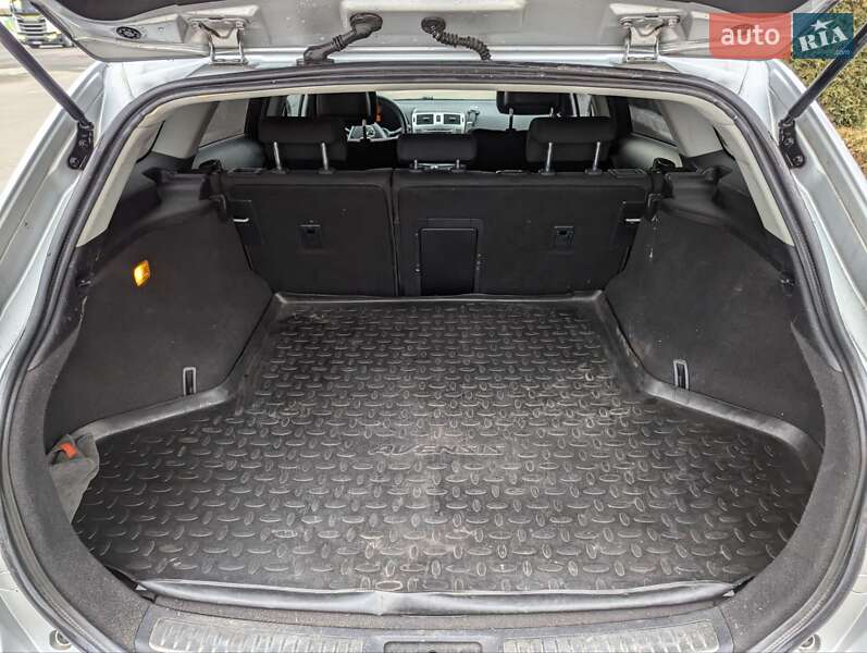 Универсал Toyota Avensis 2012 в Сарнах