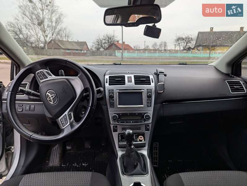 Универсал Toyota Avensis 2012 в Сарнах