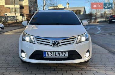 Універсал Toyota Avensis 2012 в Тернополі