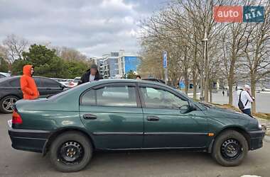 Седан Toyota Avensis 1998 в Одессе