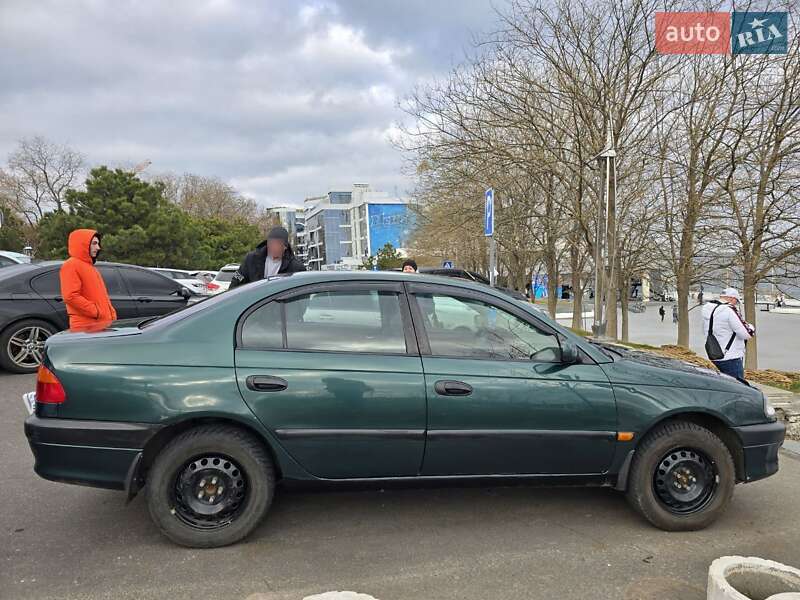 Toyota Avensis 1998