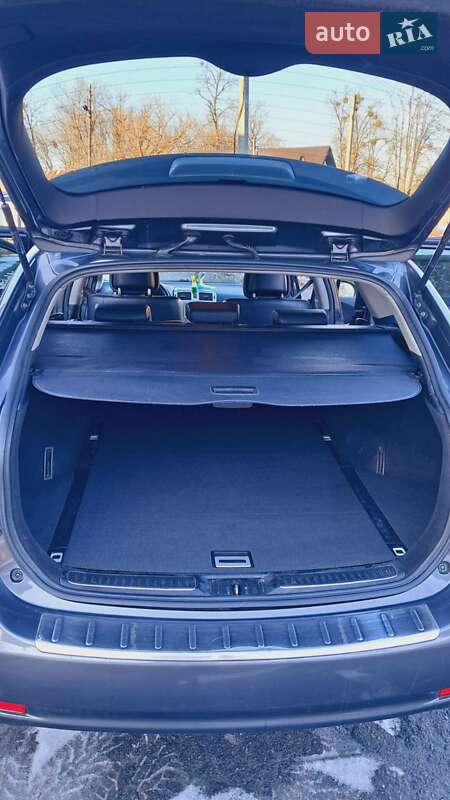 Універсал Toyota Avensis 2013 в Луцьку